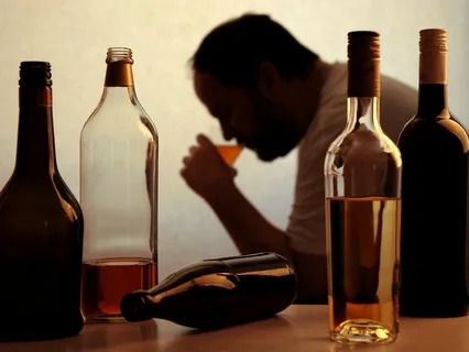 Болит живот после алкоголя
